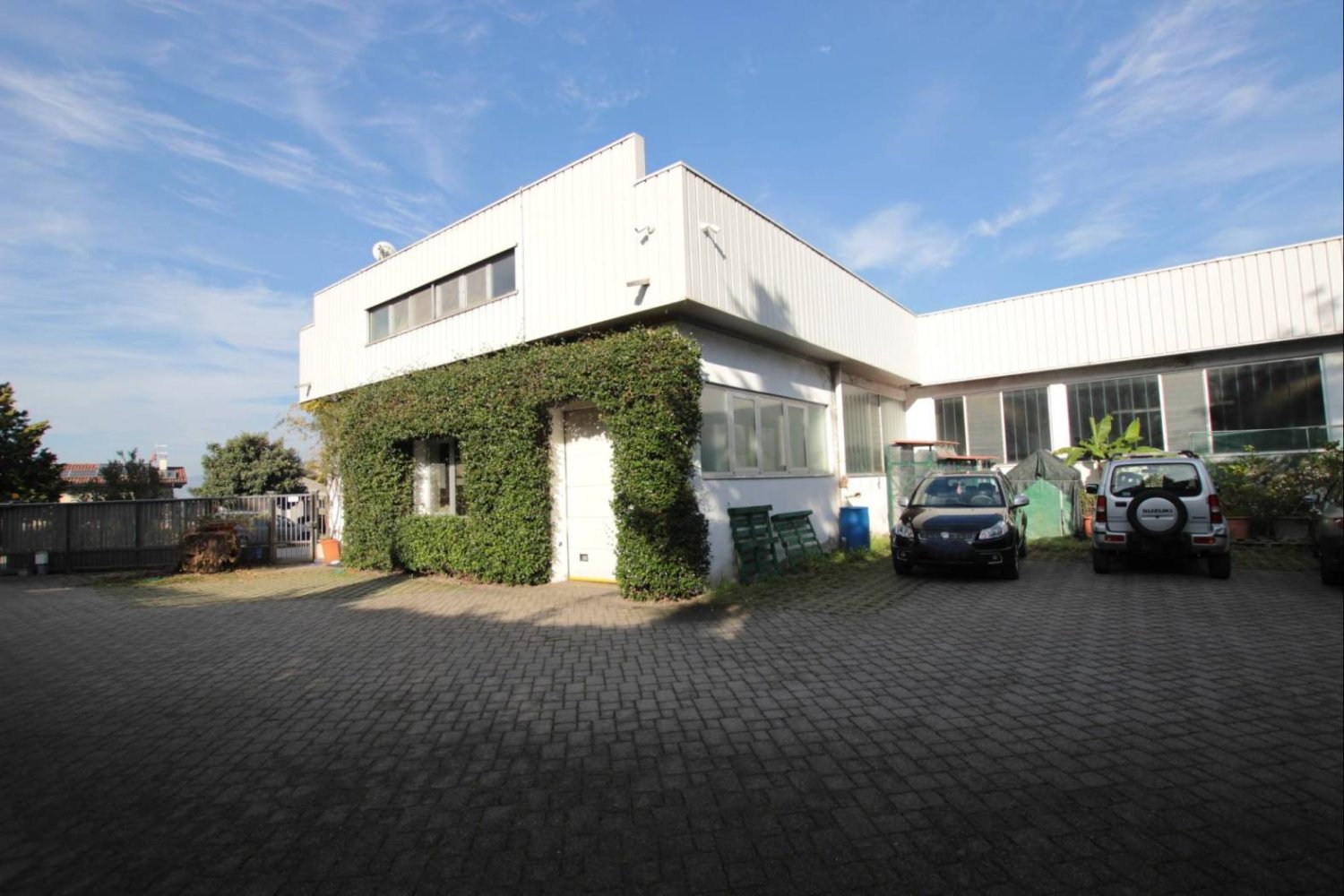 1 room Warehouse in Oggiono, Italy No. 296754