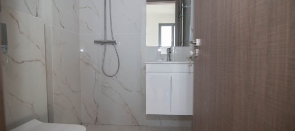 2 bedrooms Apartment in Larnaca, Cyprus No. 17143 12