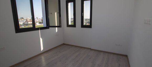 2 bedrooms Apartment in Larnaca, Cyprus No. 17143 14