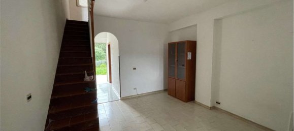 Casa de 4 habitaciónes en Furnari, Italy No. 291065 9