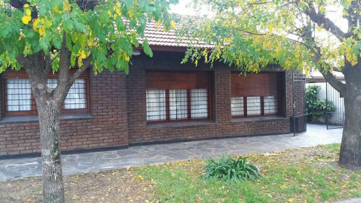 Casa de 2 dormitorios en Mar del Plata, Argentina No. 74854