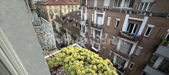 1 bedroom Apartment in Turin, Italy No. 197523 2