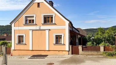 Дом с 4 комнатами в Берндорф, Австрия № 127249