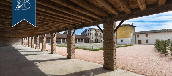 8 bedrooms Villa in Malo, Italy No. 362949 3