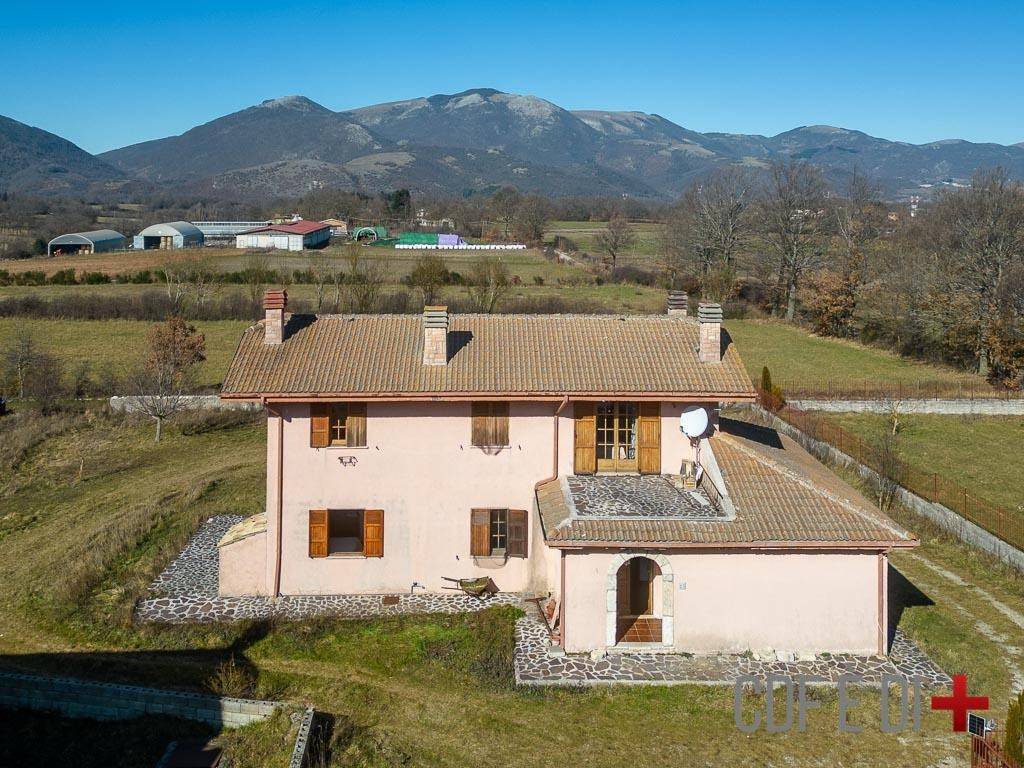 Villa T4 em Leonessa, Italy N.º 72788