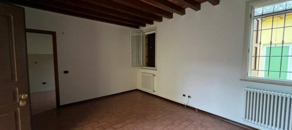4 rooms Apartment in Modena, Italy No. 154204 2