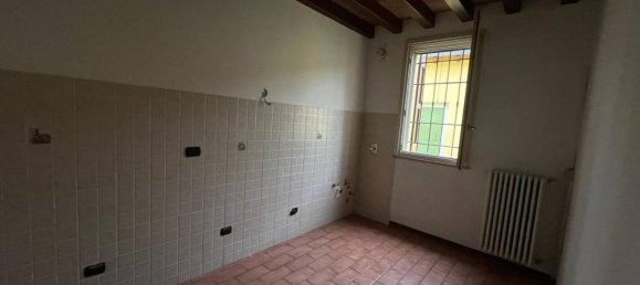 4 rooms Apartment in Modena, Italy No. 154204 3