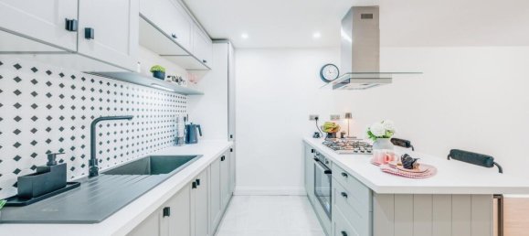 2 bedrooms Apartment in London, United Kingdom No. 10652 10