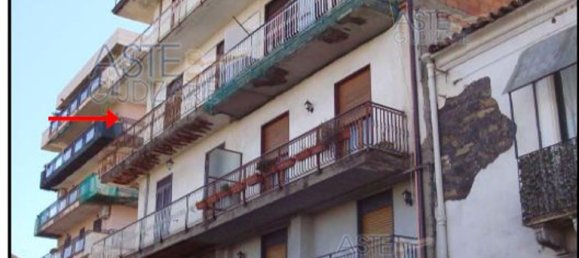6 rooms Apartment in Paternò, Italy No. 45576 10