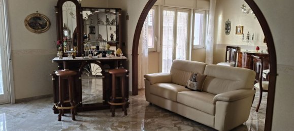 5 rooms Apartment in Palermo, Italy No. 45639 10