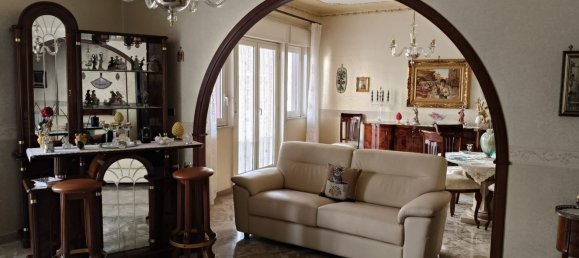 5 rooms Apartment in Palermo, Italy No. 45639 6