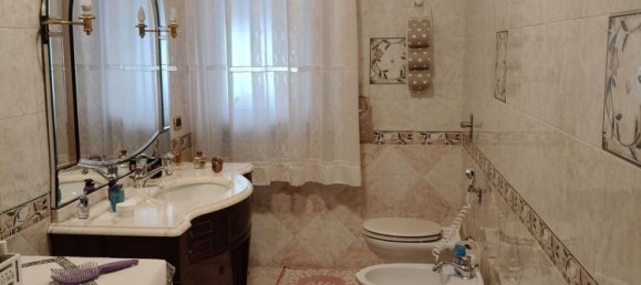 5 rooms Apartment in Palermo, Italy No. 45639 30