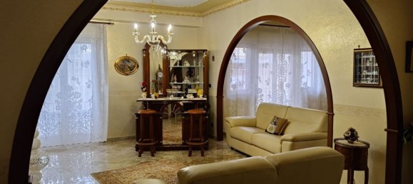 5 rooms Apartment in Palermo, Italy No. 45639 4