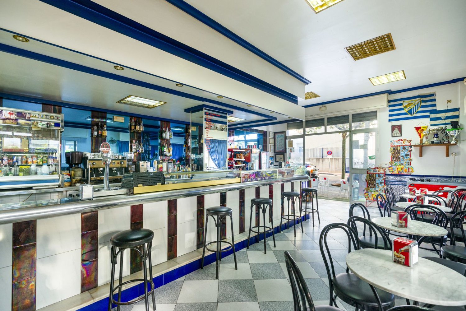 154m² Commercial property in Benalmadena, Spain No. 81477