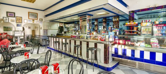 154m² Commercial property in Benalmadena, Spain No. 81477 2