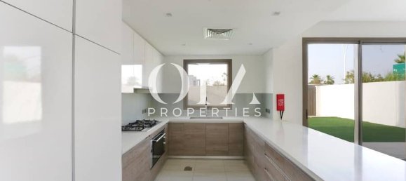 4 Schlafzimmer Villa in Yas Island, UAE, Nr. 17319 9