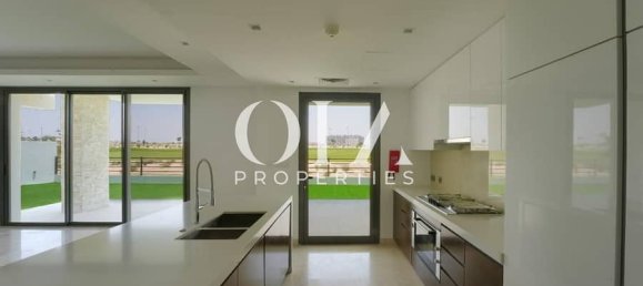 4 Schlafzimmer Villa in Yas Island, UAE, Nr. 17319 8