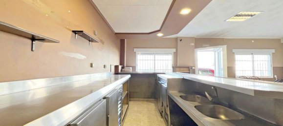 Коммерческая недвижимость 70м² в Миньо, Испания № 32902 3