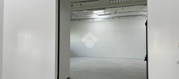 4 rooms Warehouse in Parma, Italy No. 23785 18