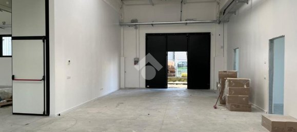 4 rooms Warehouse in Parma, Italy No. 23785 20