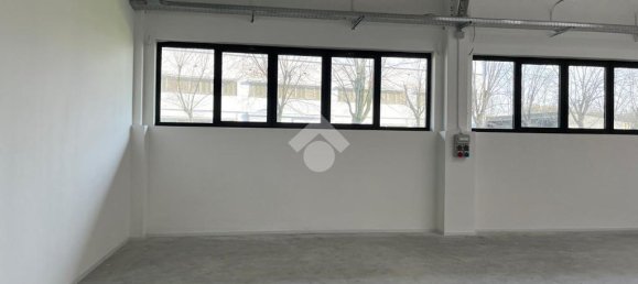 4 rooms Warehouse in Parma, Italy No. 23785 5
