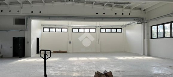 4 rooms Warehouse in Parma, Italy No. 23785 28