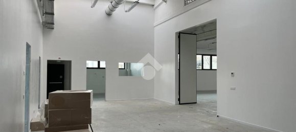 4 rooms Warehouse in Parma, Italy No. 23785 6
