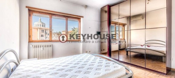 3 bedrooms Apartment in Rome, Italy No. 112630 10