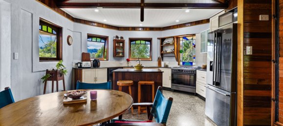 6 bedrooms House in Maleny, Australia No. 410 18