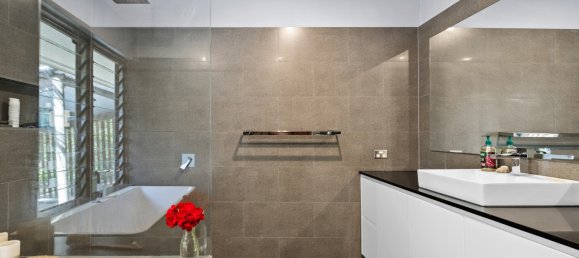 6 bedrooms House in Maleny, Australia No. 410 24