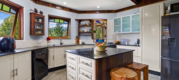 6 bedrooms House in Maleny, Australia No. 410 9