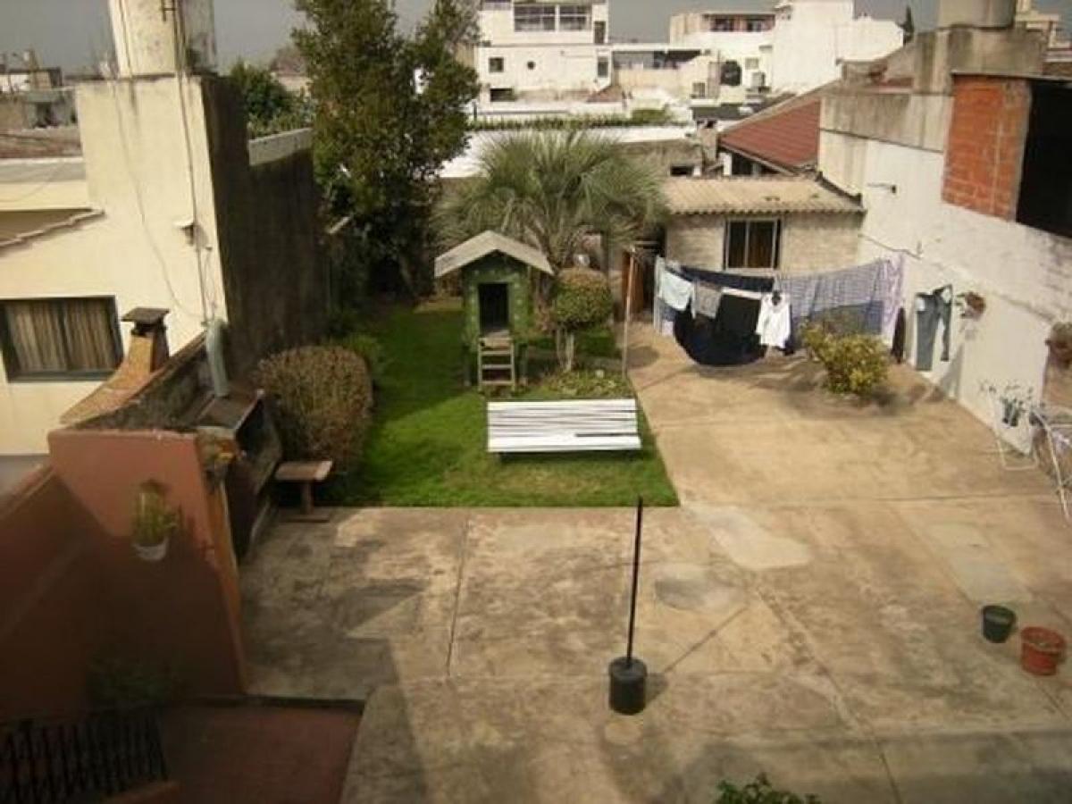 5 bedrooms House in Tres de Febrero, Argentina No. 3526