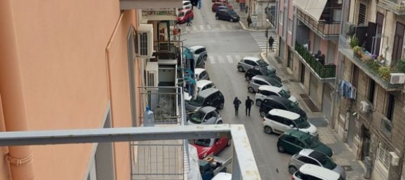 3-salle Appartement à Bari, Italy No. 43360 13