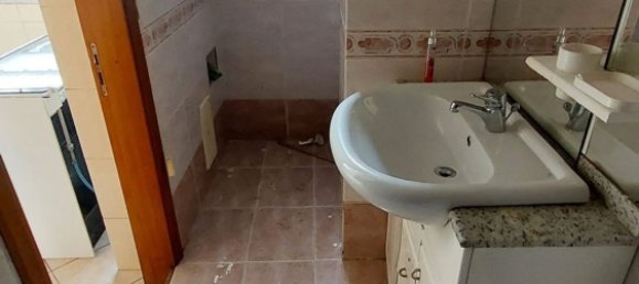 3-salle Appartement à Bari, Italy No. 43360 16