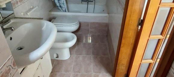 3-salle Appartement à Bari, Italy No. 43360 9