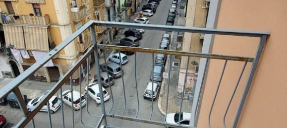 3-salle Appartement à Bari, Italy No. 43360 19