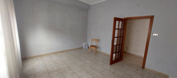 3-salle Appartement à Bari, Italy No. 43360 18