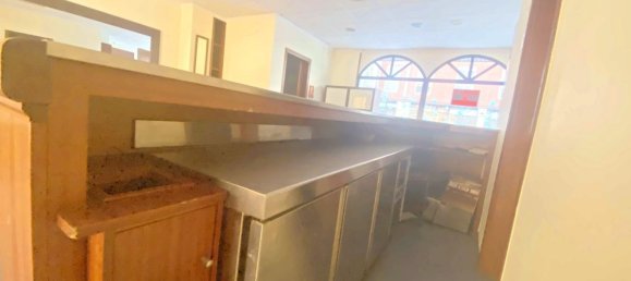 Gewerbliche Immobilie in A Coruna, Spain 246m², Nr. 43308 16