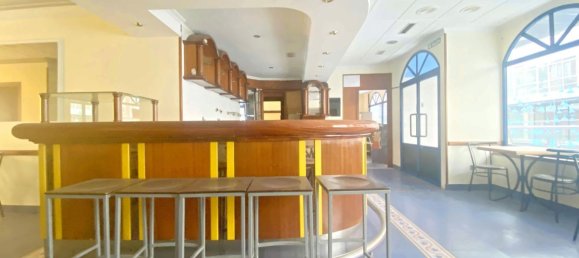 Gewerbliche Immobilie in A Coruna, Spain 246m², Nr. 43308 10