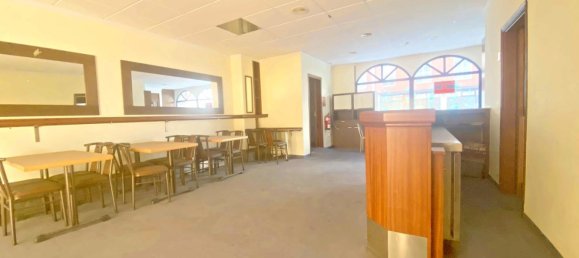 Gewerbliche Immobilie in A Coruna, Spain 246m², Nr. 43308 22