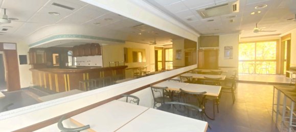 Gewerbliche Immobilie in A Coruna, Spain 246m², Nr. 43308 7