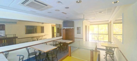 Gewerbliche Immobilie in A Coruna, Spain 246m², Nr. 43308 2