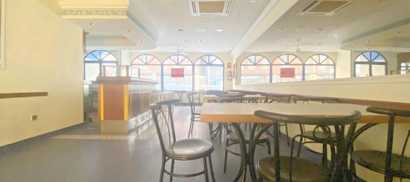 Gewerbliche Immobilie in A Coruna, Spain 246m², Nr. 43308 23