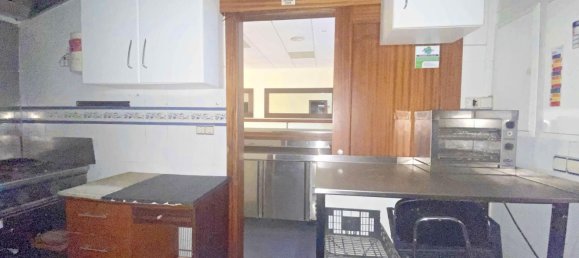 Gewerbliche Immobilie in A Coruna, Spain 246m², Nr. 43308 15