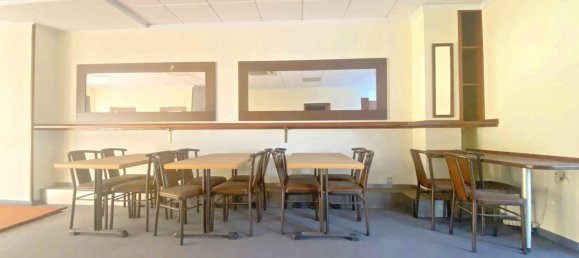 Gewerbliche Immobilie in A Coruna, Spain 246m², Nr. 43308 17