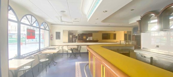 Gewerbliche Immobilie in A Coruna, Spain 246m², Nr. 43308 8