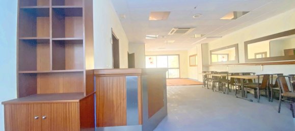 Gewerbliche Immobilie in A Coruna, Spain 246m², Nr. 43308 26