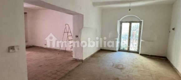 2غرفة عقار تجاري في Genoa, Italy رقم 272208 3