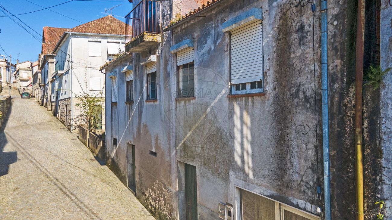 3 chambres Maison à Nogueira do Cravo, Portugal No. 172045