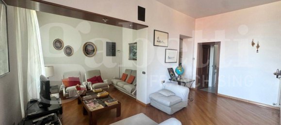 5 Schlafzimmer Wohnung in Erba, Italy, Nr. 312782 6